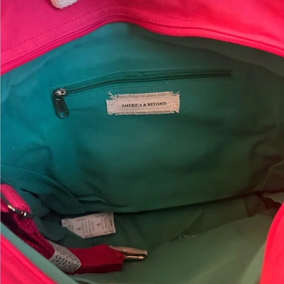 America & Beyond bag new - Picture 3 of 4